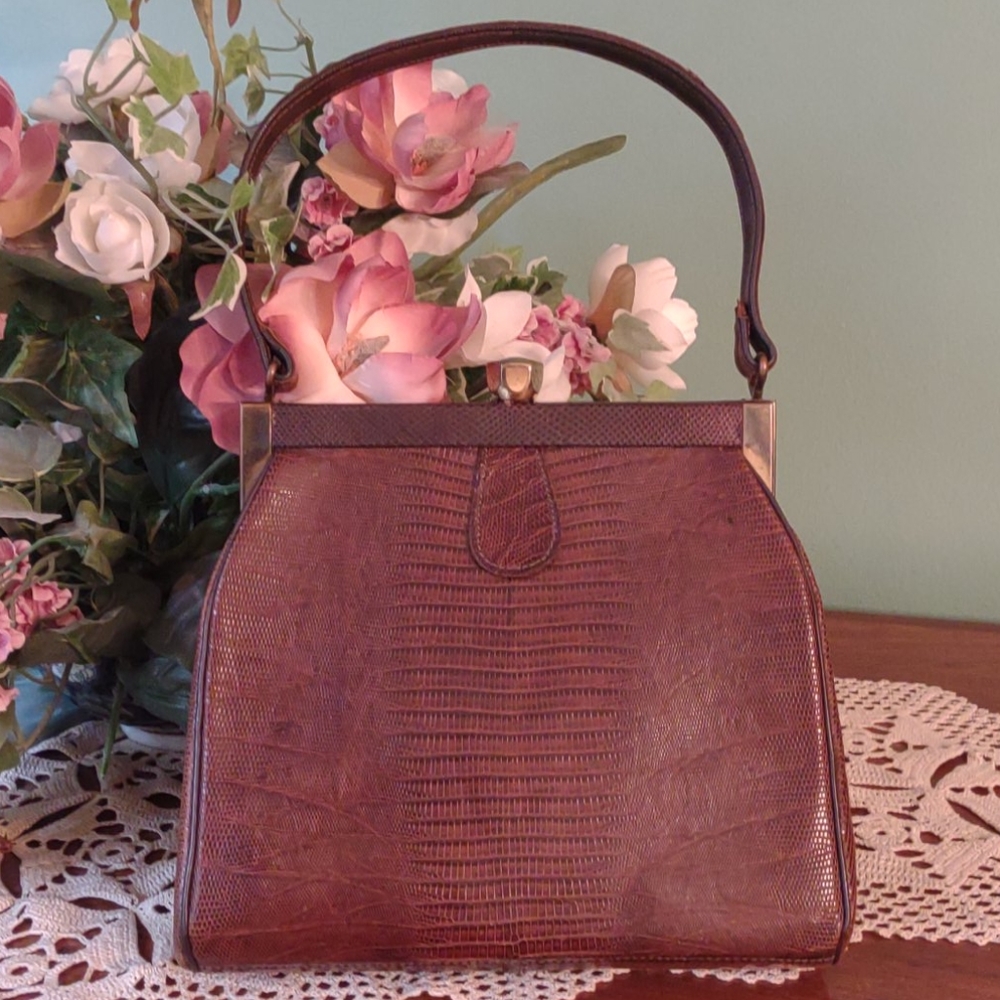 Vintage Latch Top Frame Purse